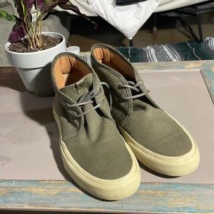 FRYE LUDLOW CHUKKA OLIVE